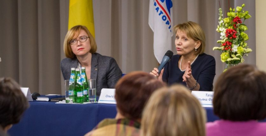 Фото - Медицинская коллегия «Гинекологи эндокринологам» с компанией ДІЛА